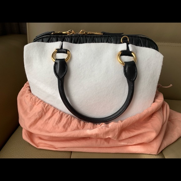 Miu Miu matelasse bag - Picture 3 of 13